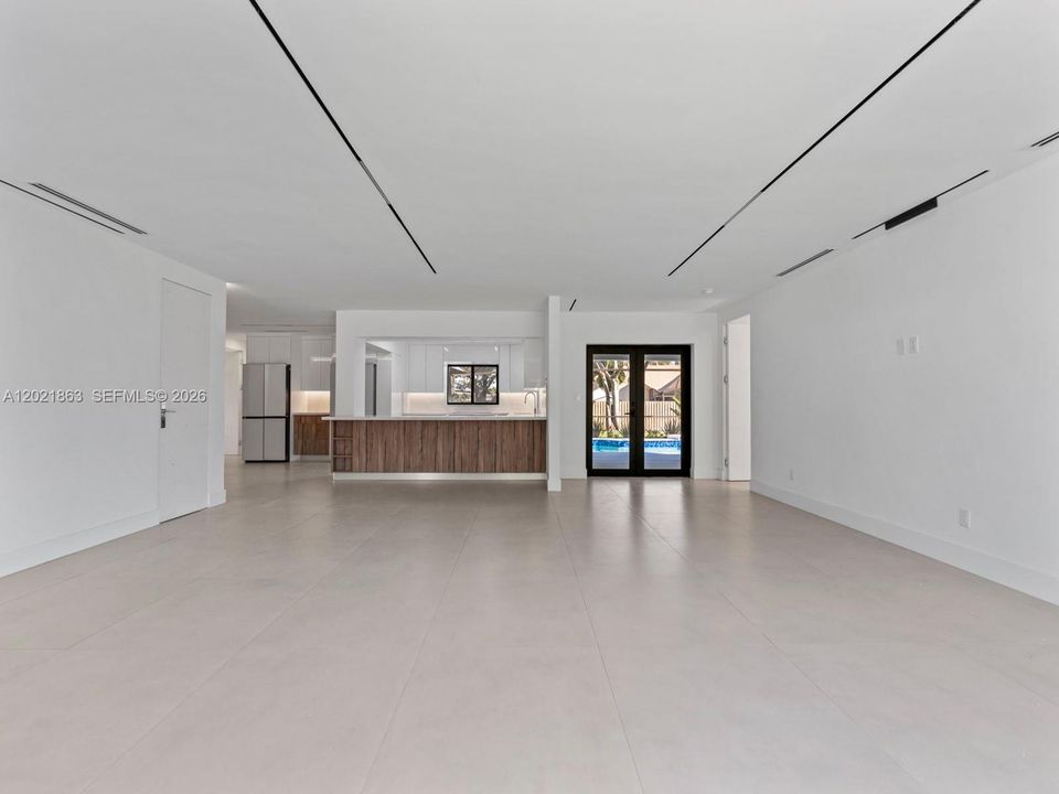 For Rent: $6,000 (4 beds, 2 baths, 2047 Square Feet)