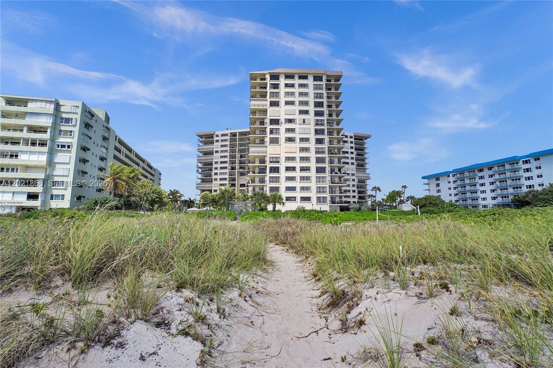 For Sale: $999,900 (2 beds, 2 baths, 2090 Square Feet)