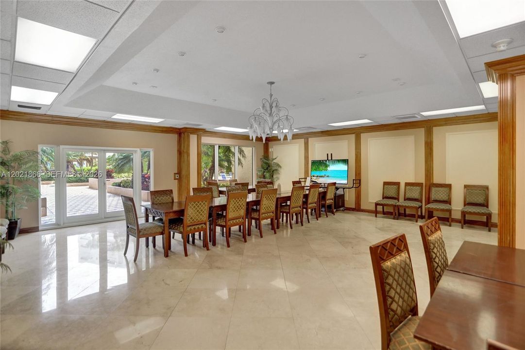 For Sale: $999,900 (2 beds, 2 baths, 2090 Square Feet)