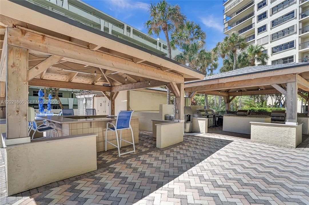 For Sale: $999,900 (2 beds, 2 baths, 2090 Square Feet)