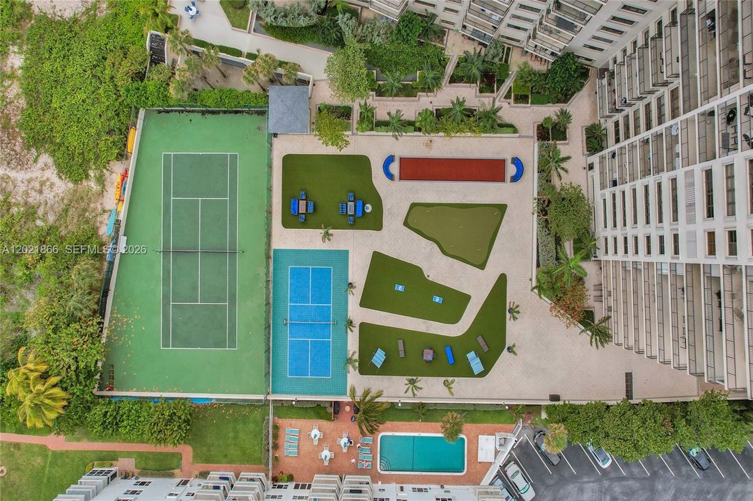 For Sale: $999,900 (2 beds, 2 baths, 2090 Square Feet)