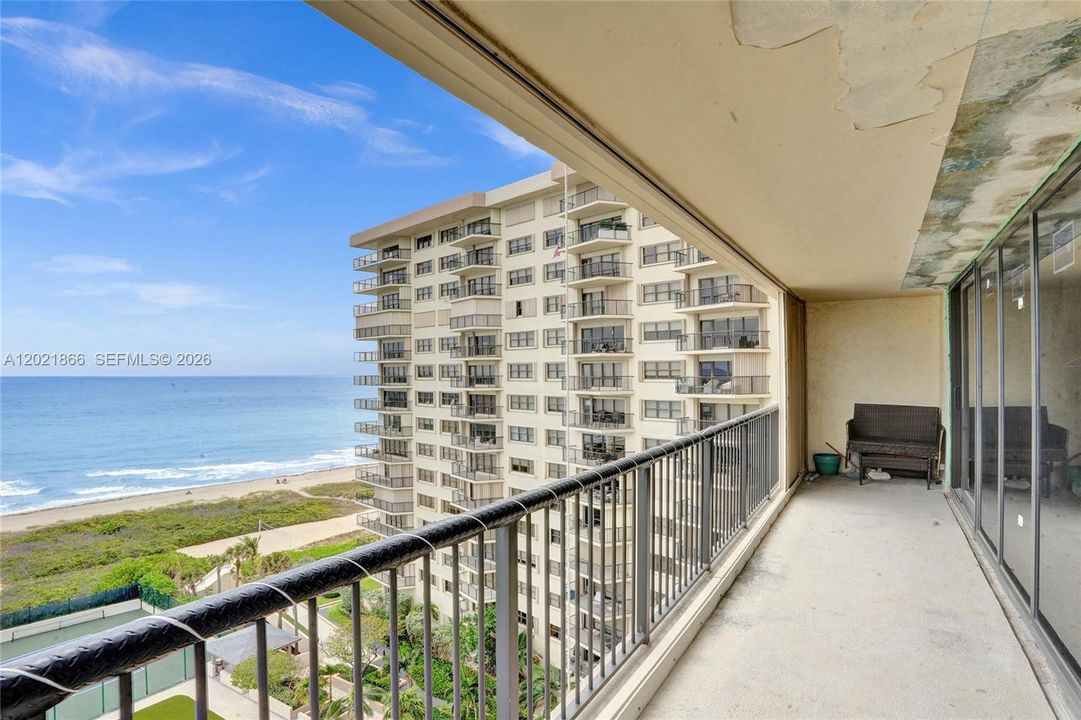 For Sale: $999,900 (2 beds, 2 baths, 2090 Square Feet)