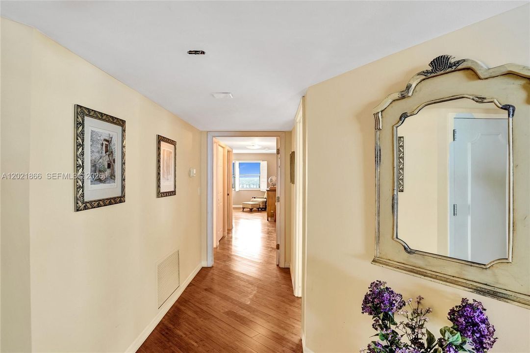For Sale: $999,900 (2 beds, 2 baths, 2090 Square Feet)