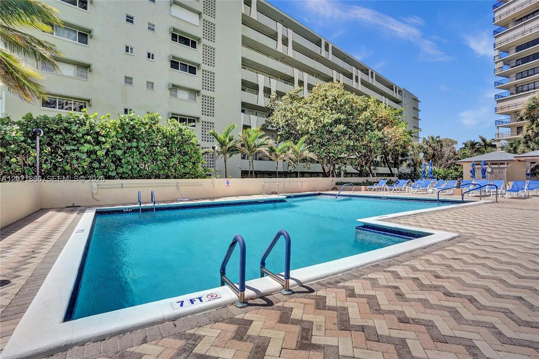 For Sale: $999,900 (2 beds, 2 baths, 2090 Square Feet)