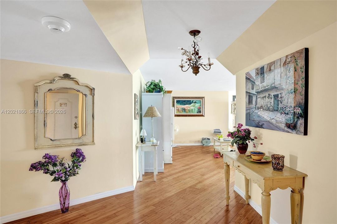 For Sale: $999,900 (2 beds, 2 baths, 2090 Square Feet)