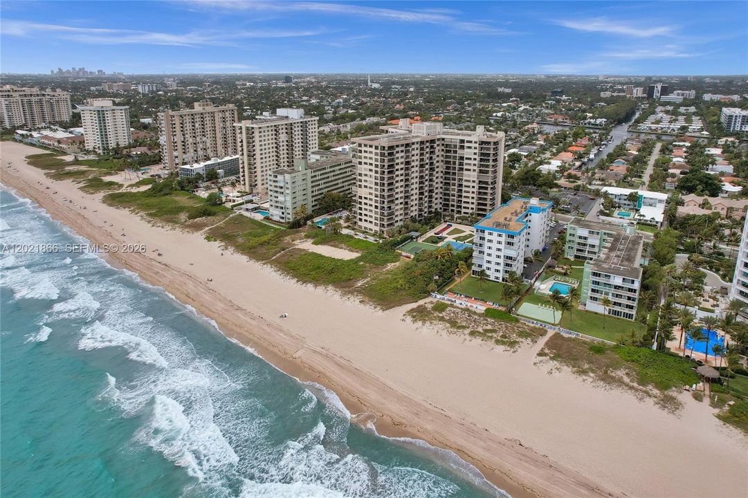 For Sale: $999,900 (2 beds, 2 baths, 2090 Square Feet)