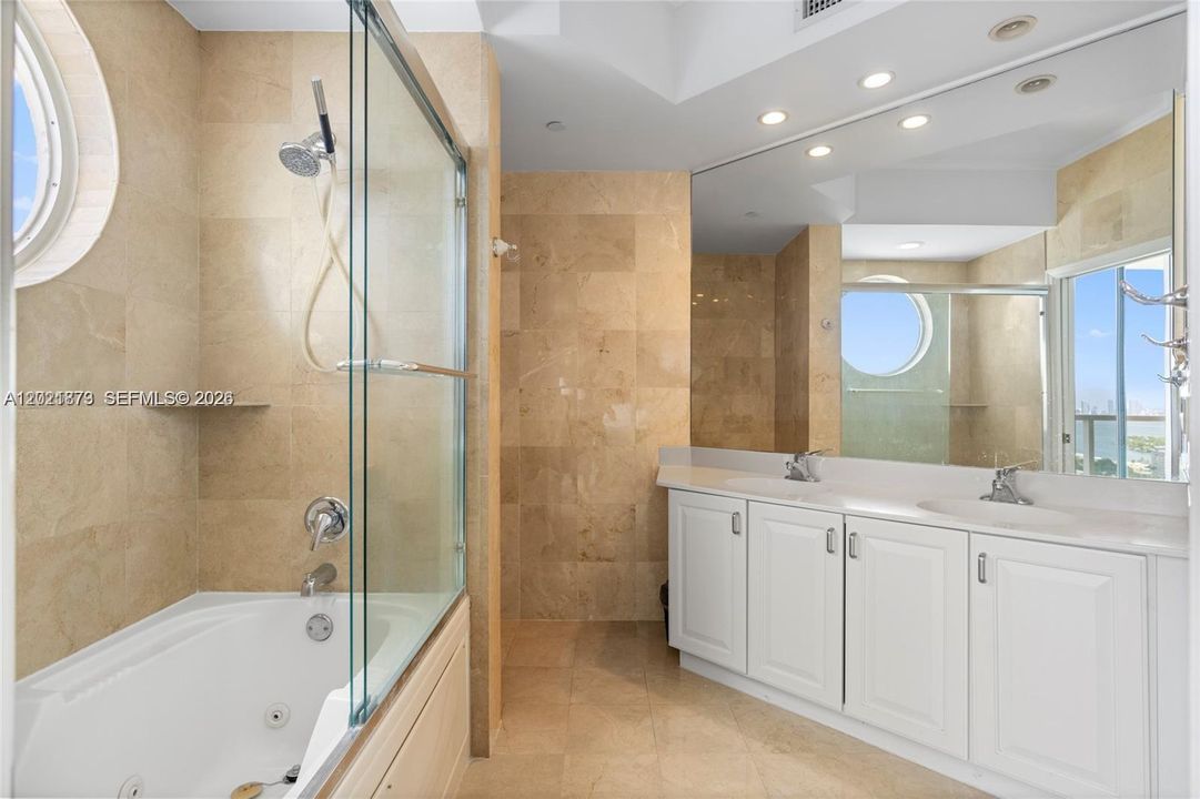 En Venta: $1,465,000 (2 camas, 2 baños, 1410 Pies cuadrados)
