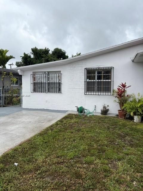 En Venta: $587,000 (3 camas, 2 baños, 1355 Pies cuadrados)
