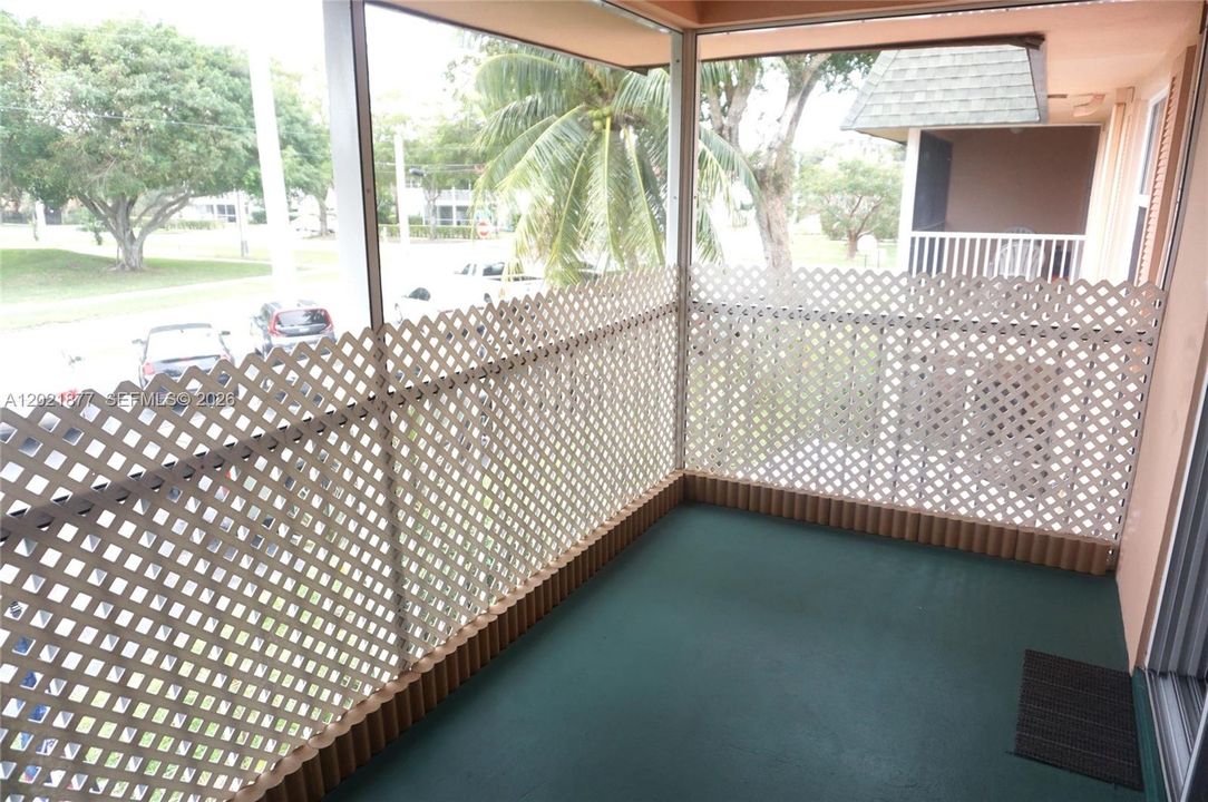 For Rent: $1,700 (1 beds, 1 baths, 710 Square Feet)
