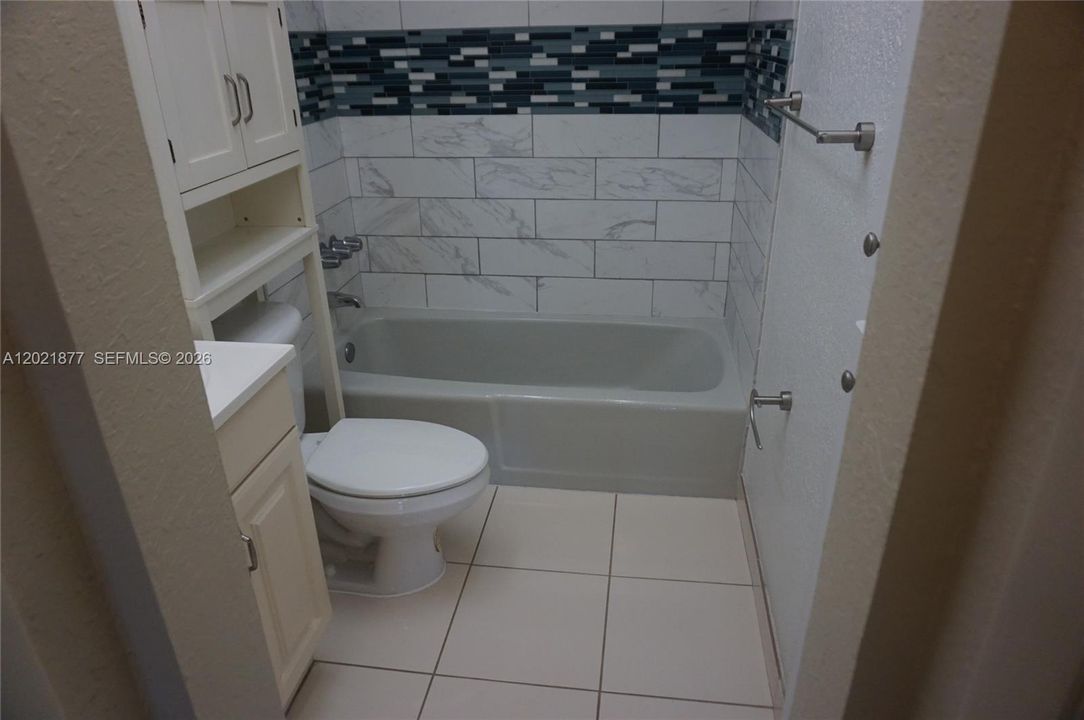 For Rent: $1,700 (1 beds, 1 baths, 710 Square Feet)
