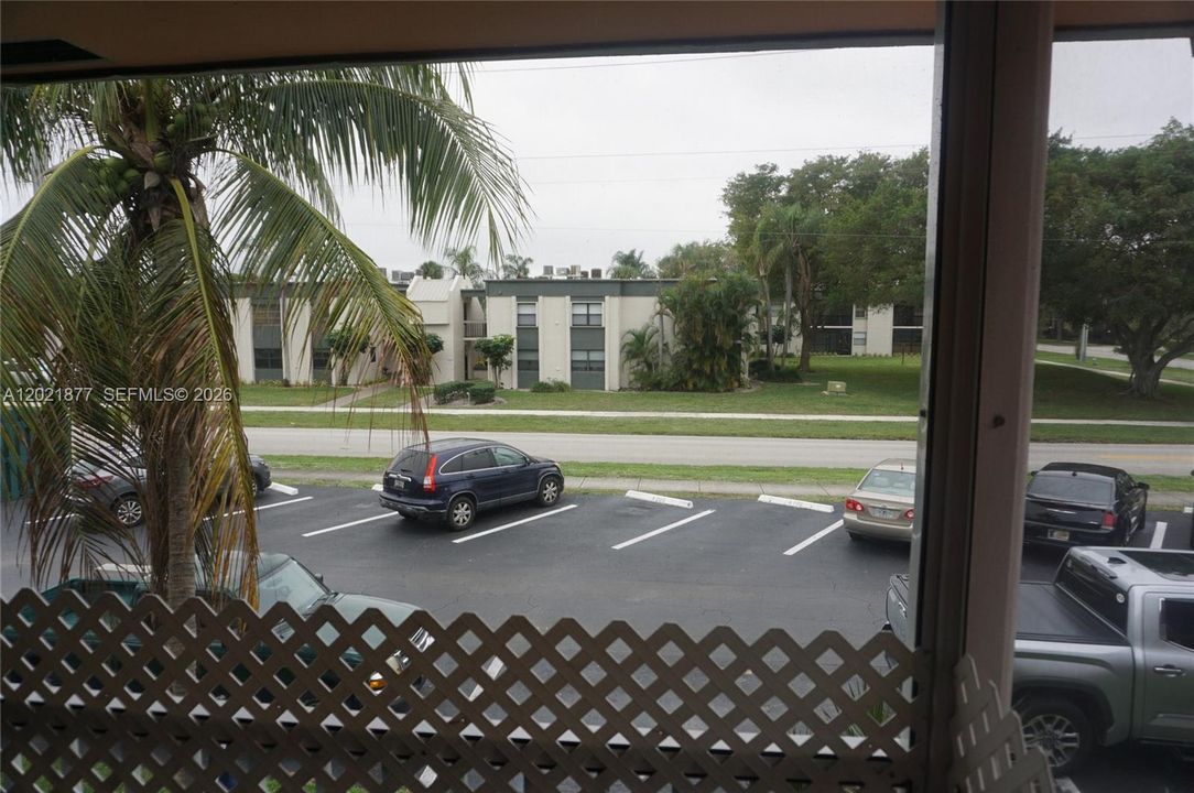 For Rent: $1,700 (1 beds, 1 baths, 710 Square Feet)
