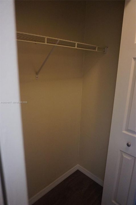 For Rent: $1,700 (1 beds, 1 baths, 710 Square Feet)