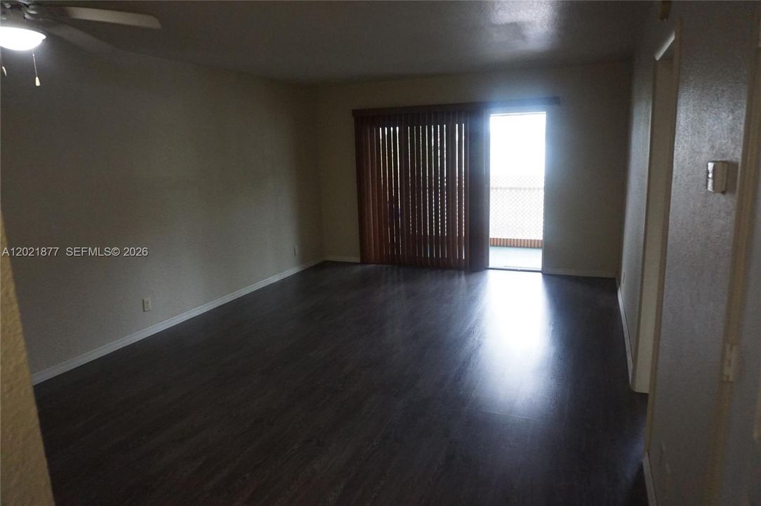 For Rent: $1,700 (1 beds, 1 baths, 710 Square Feet)