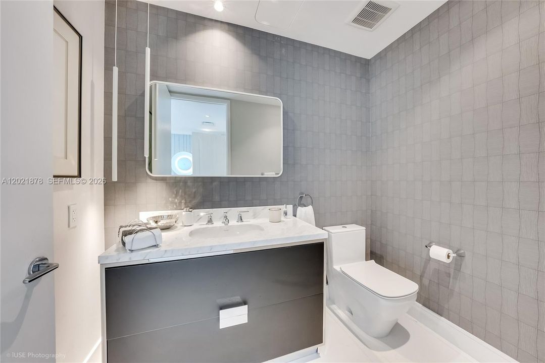 For Sale: $5,900,000 (3 beds, 4 baths, 2688 Square Feet)
