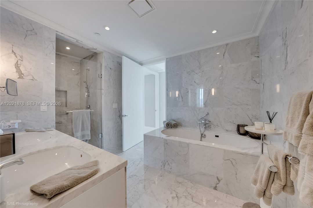 For Sale: $5,900,000 (3 beds, 4 baths, 2688 Square Feet)