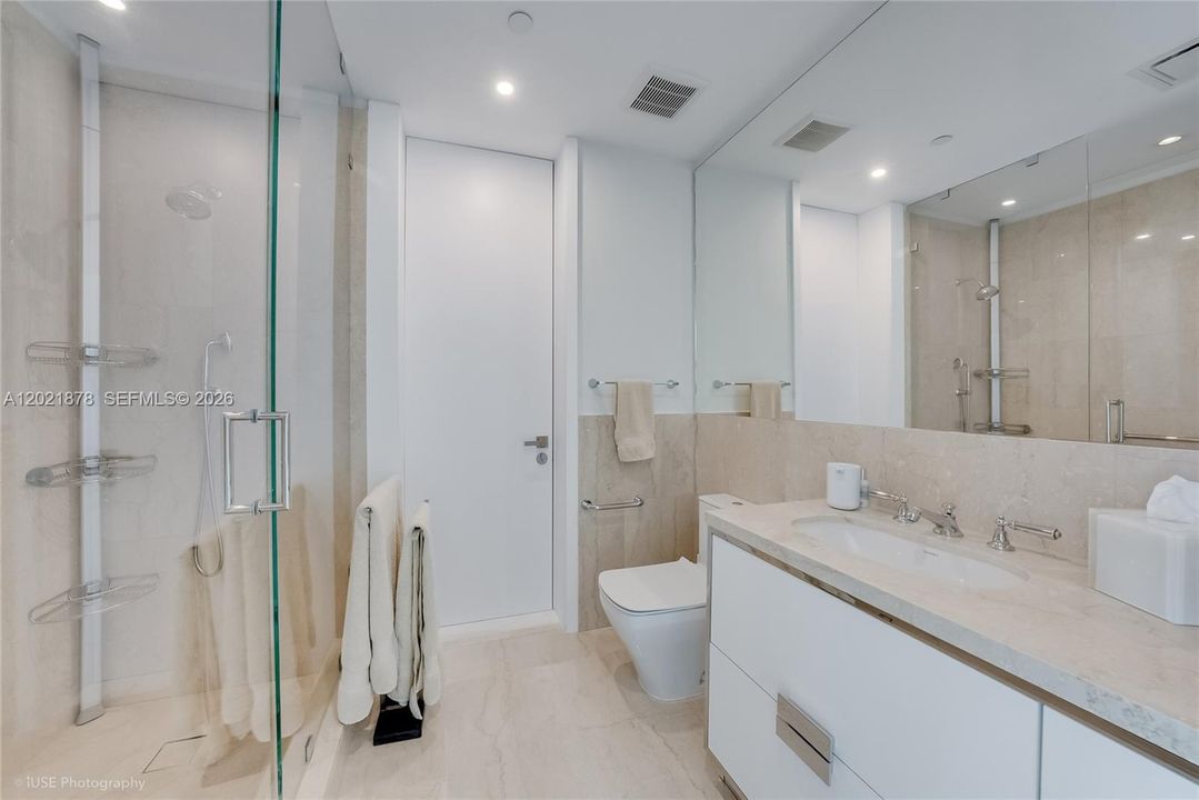 For Sale: $5,900,000 (3 beds, 4 baths, 2688 Square Feet)