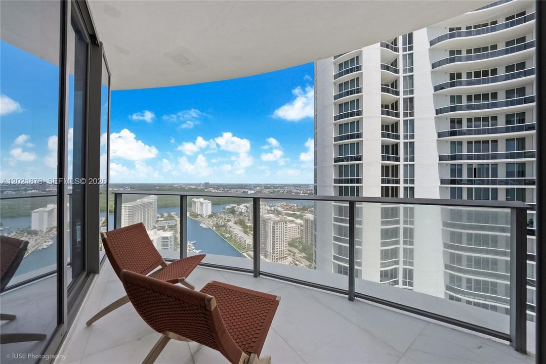 For Sale: $5,900,000 (3 beds, 4 baths, 2688 Square Feet)