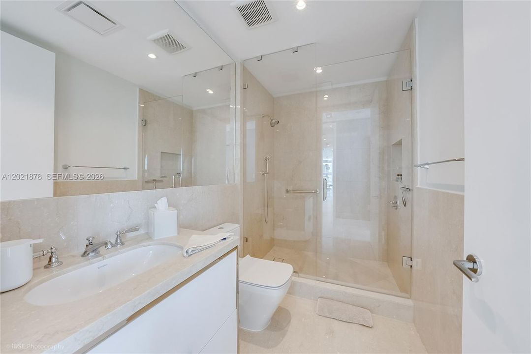 For Sale: $5,900,000 (3 beds, 4 baths, 2688 Square Feet)