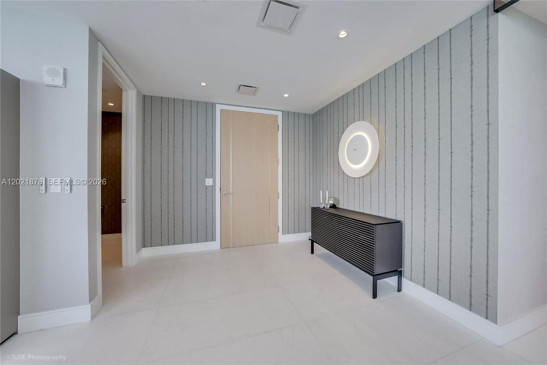 For Sale: $5,900,000 (3 beds, 4 baths, 2688 Square Feet)