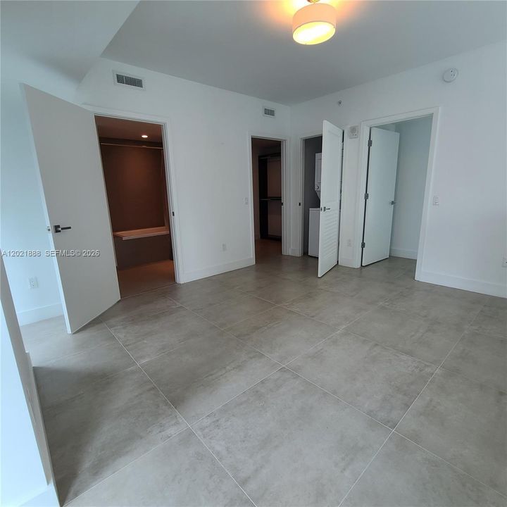 For Sale: $725,000 (1 beds, 1 baths, 1080 Square Feet)