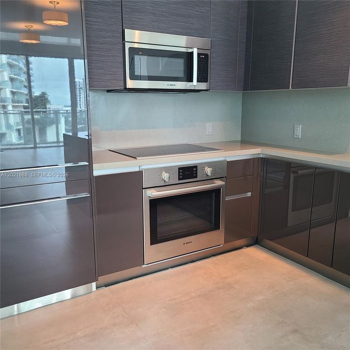 For Sale: $725,000 (1 beds, 1 baths, 1080 Square Feet)