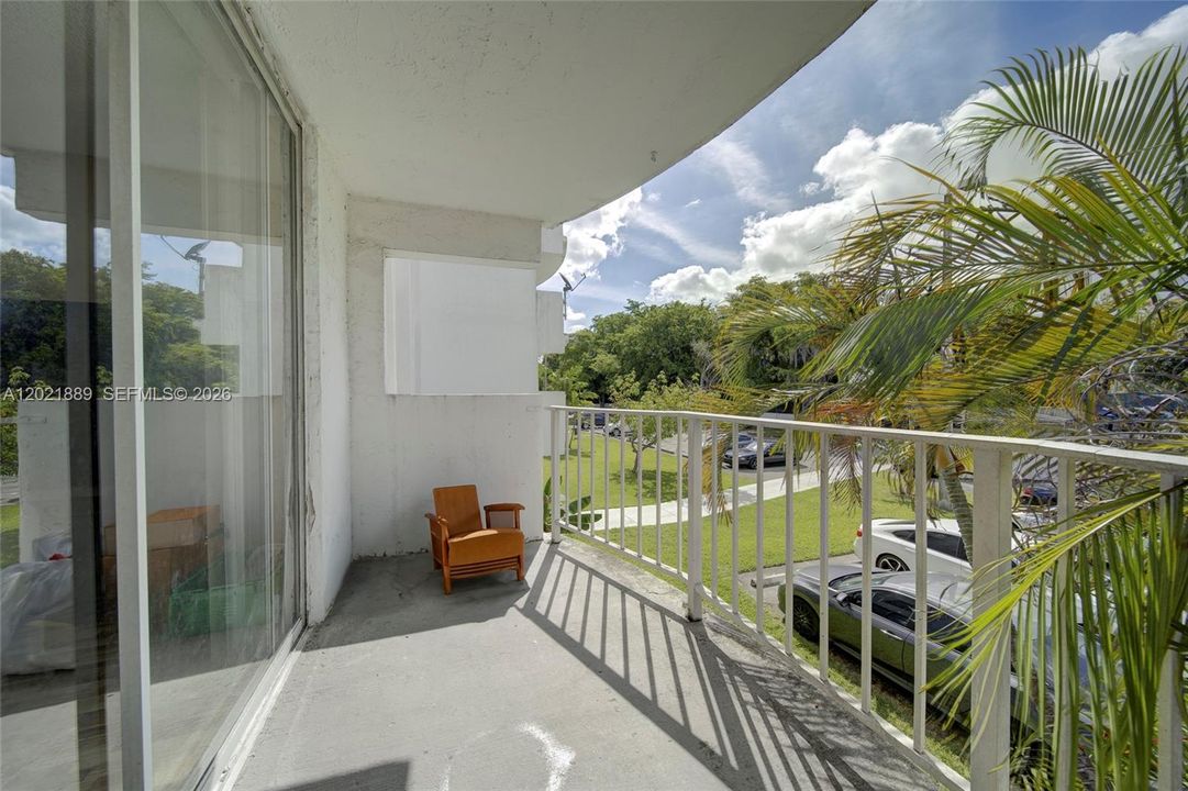 En Venta: $169,000 (2 camas, 2 baños, 1175 Pies cuadrados)