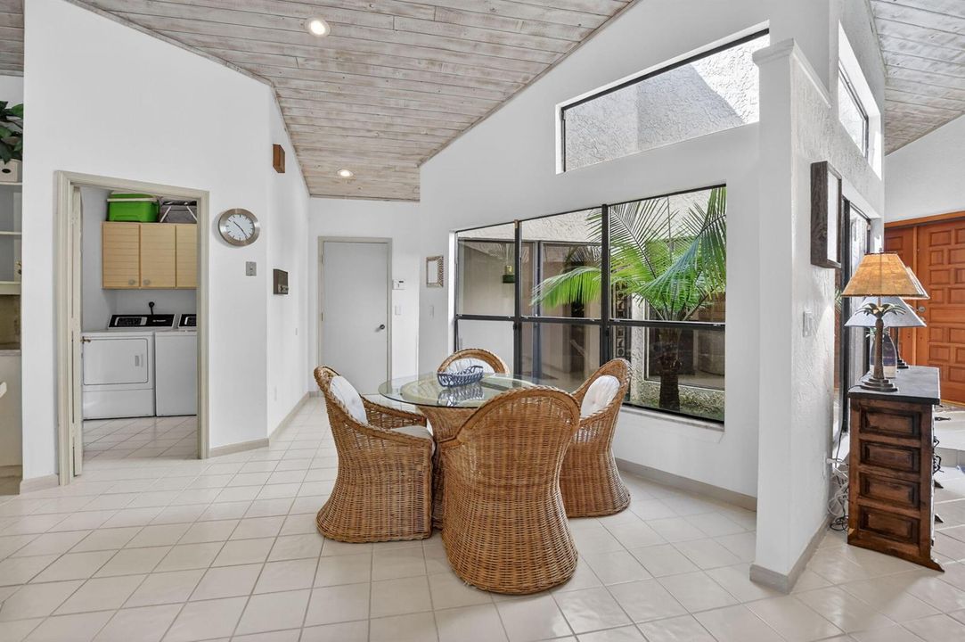 Breakfast area in kitchen