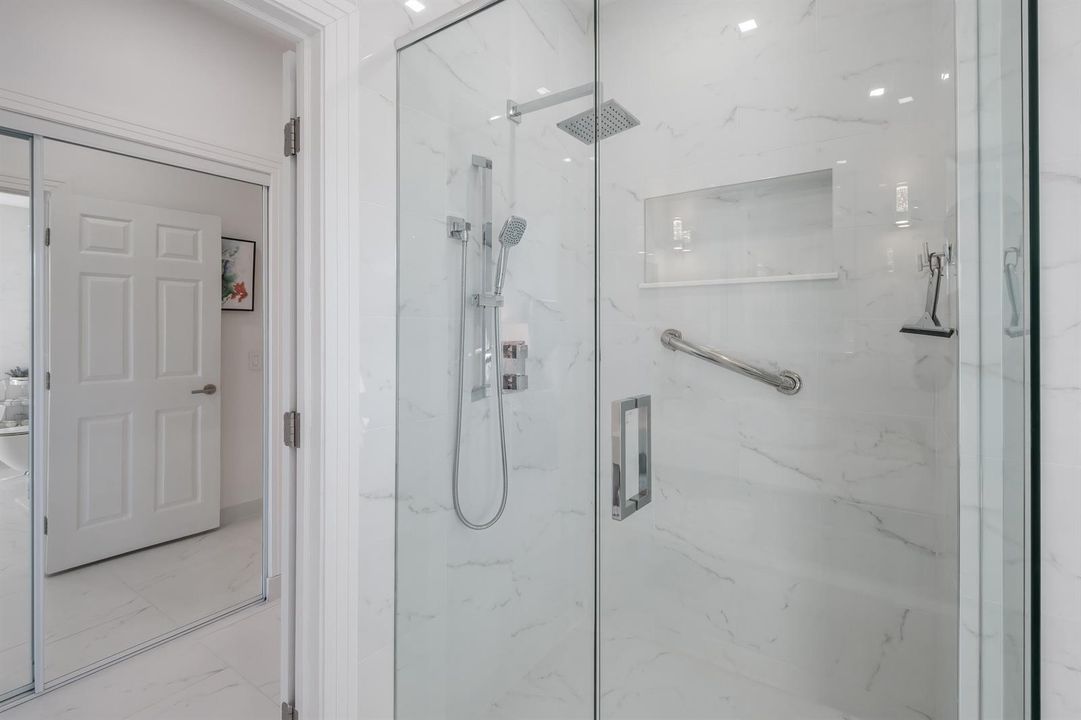 048-Primary Shower