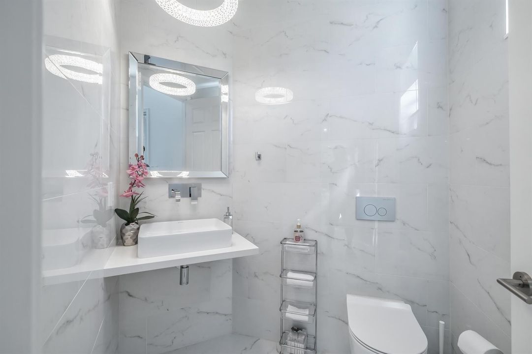 056-Powder Room