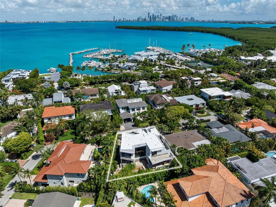 На продажу: $8,500,000 (6 спален, 6 ванн, 4190 Квадратных фут)