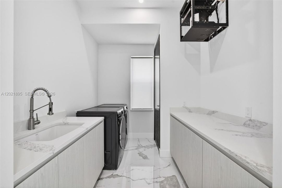 For Sale: $4,250,000 (4 beds, 4 baths, 4006 Square Feet)