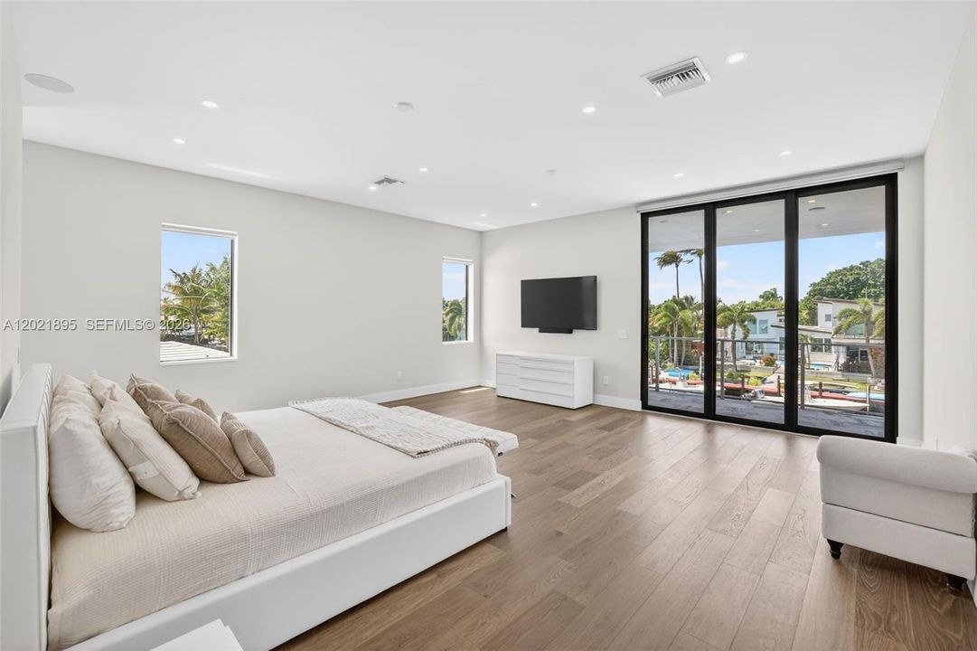 For Sale: $4,250,000 (4 beds, 4 baths, 4006 Square Feet)