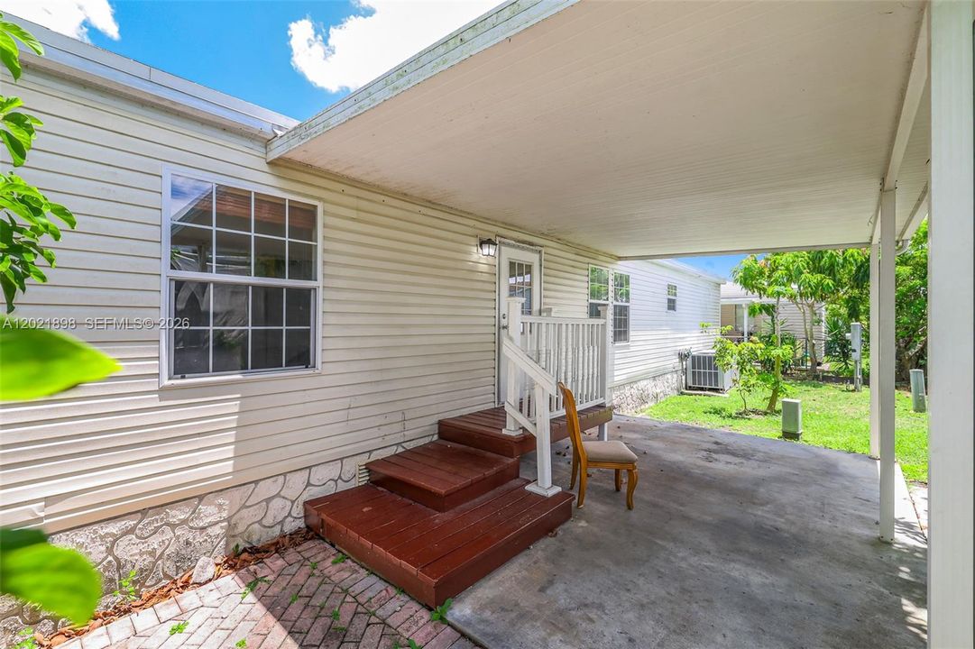 For Sale: $295,000 (3 beds, 2 baths, 1690 Square Feet)