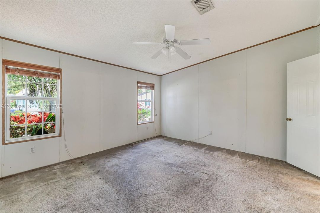 For Sale: $295,000 (3 beds, 2 baths, 1690 Square Feet)