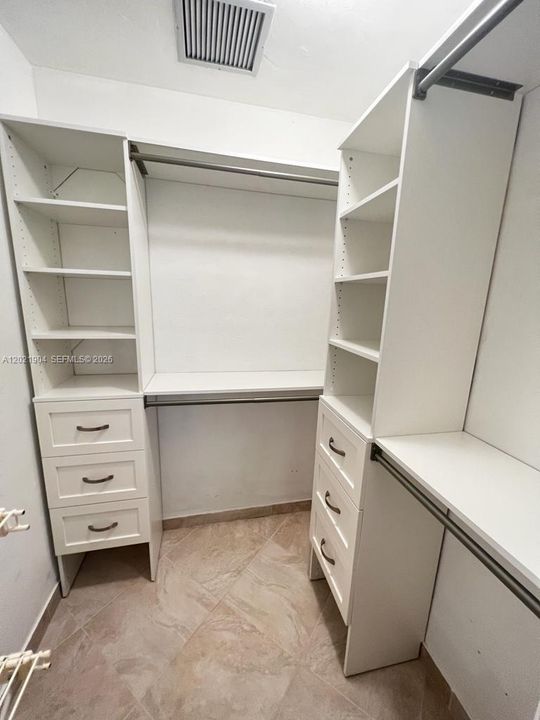 For Rent: $6,700 (3 beds, 2 baths, 2674 Square Feet)