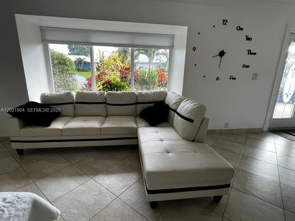 For Rent: $6,700 (3 beds, 2 baths, 2674 Square Feet)