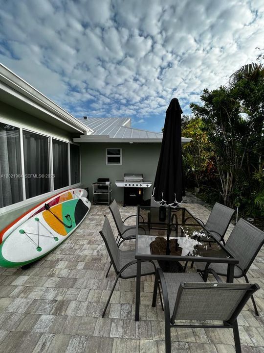 For Rent: $6,700 (3 beds, 2 baths, 2674 Square Feet)