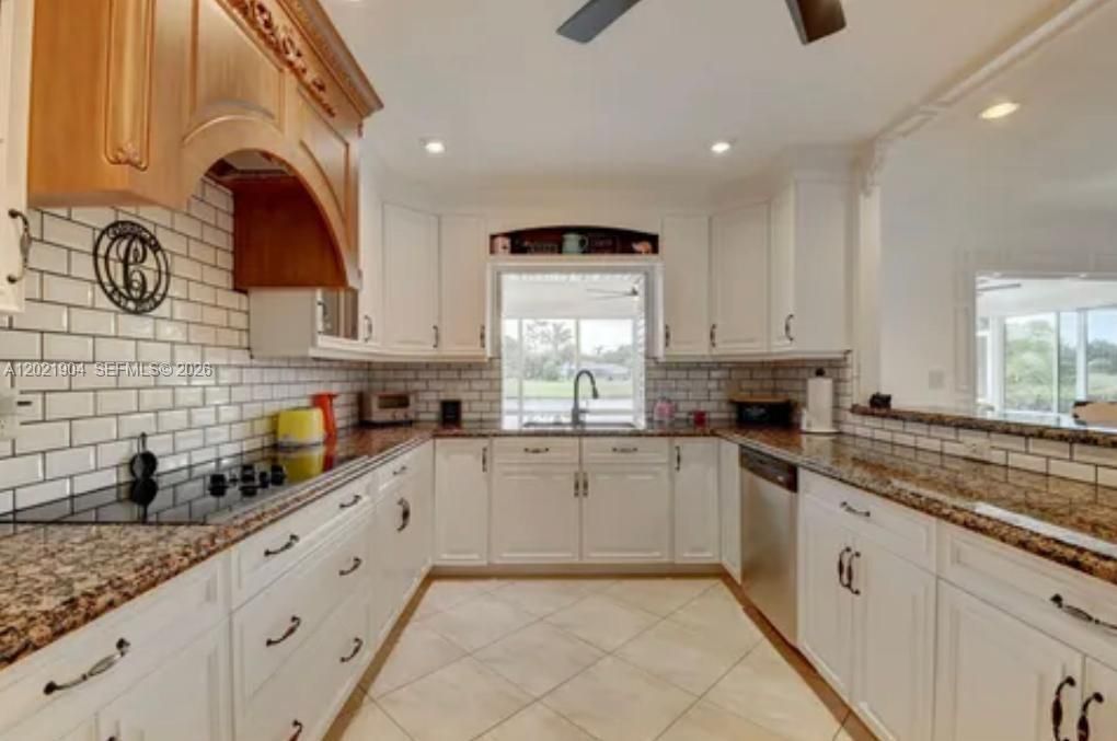 For Rent: $6,700 (3 beds, 2 baths, 2674 Square Feet)