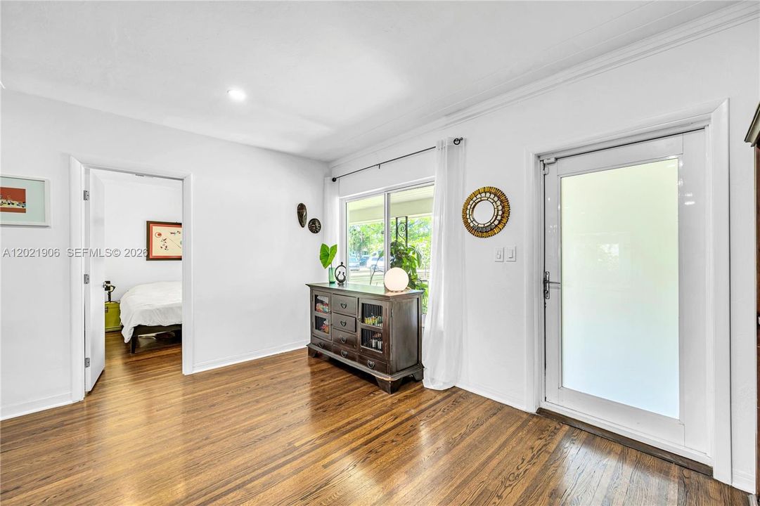 For Sale: $1,350,000 (3 beds, 2 baths, 1822 Square Feet)