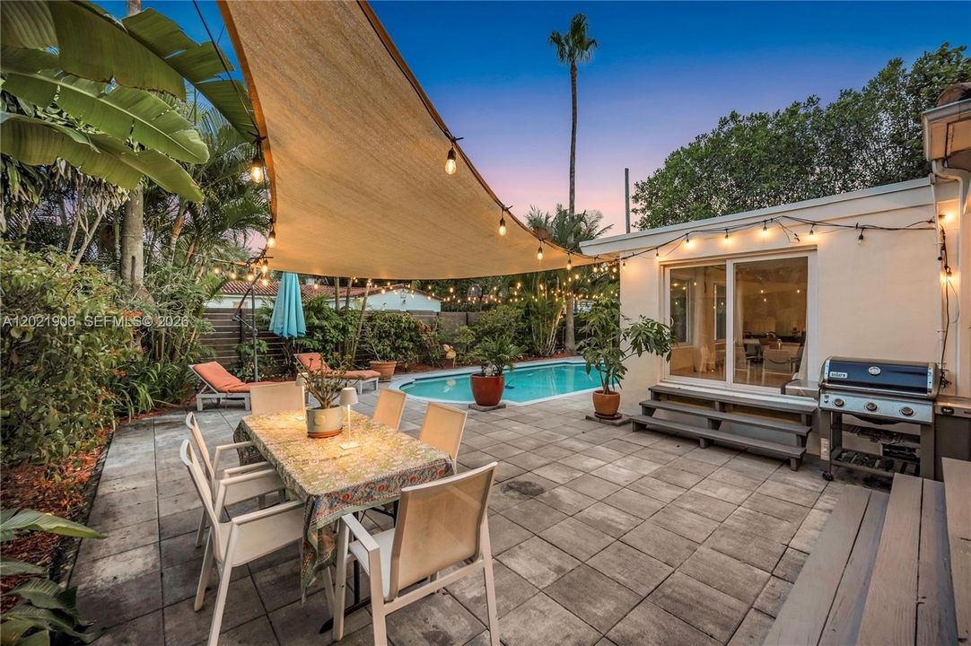 For Sale: $1,350,000 (3 beds, 2 baths, 1822 Square Feet)