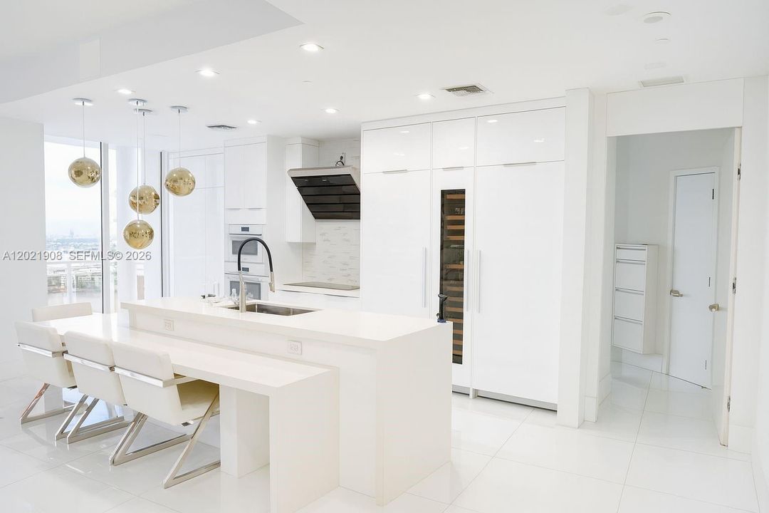 En Venta: $2,100,000 (2 camas, 2 baños, 1784 Pies cuadrados)