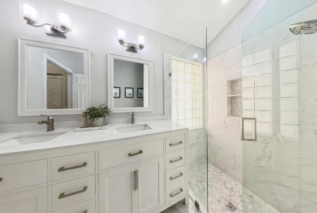 bathroomjpgs-4_reedit_8962751e_autoremov
