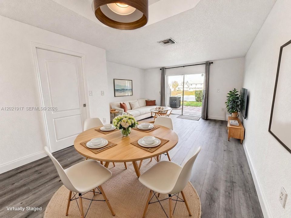 Active With Contract: $2,450 (2 beds, 1 baths, 950 Square Feet)