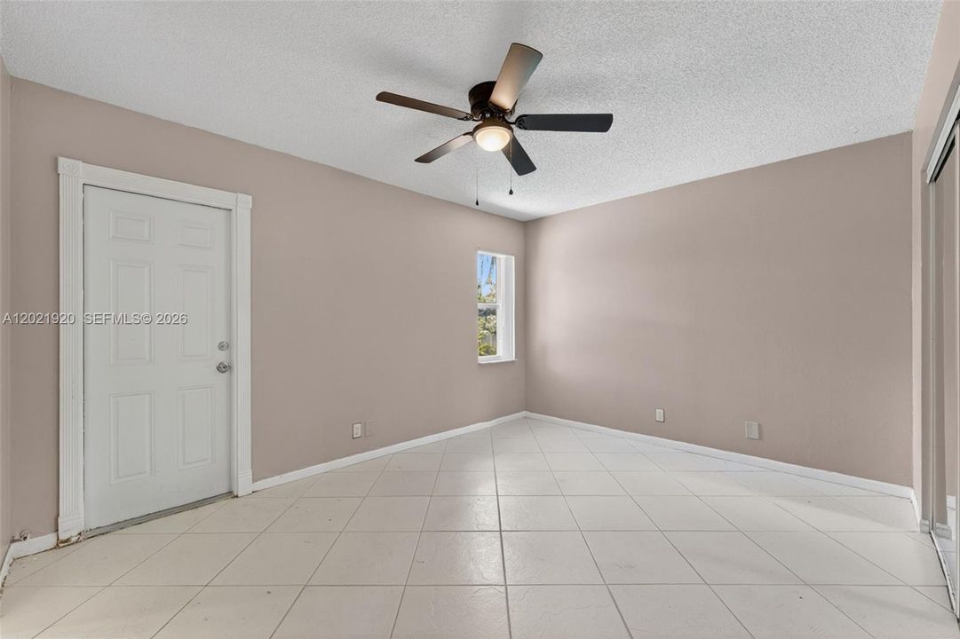 For Rent: $1,200 (0 beds, 1 baths, 350 Square Feet)