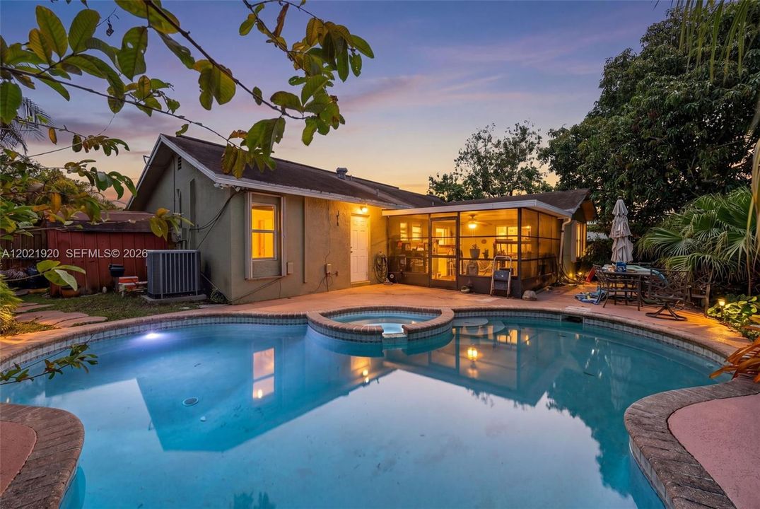 For Rent: $1,200 (0 beds, 1 baths, 350 Square Feet)