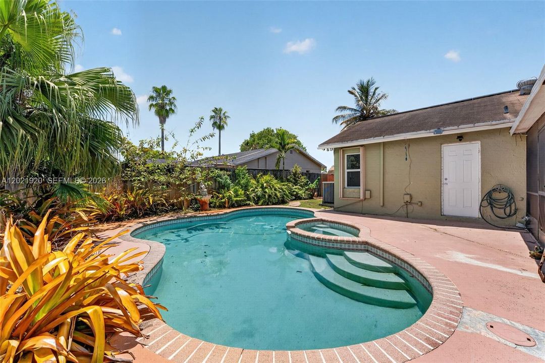 For Rent: $1,200 (0 beds, 1 baths, 350 Square Feet)