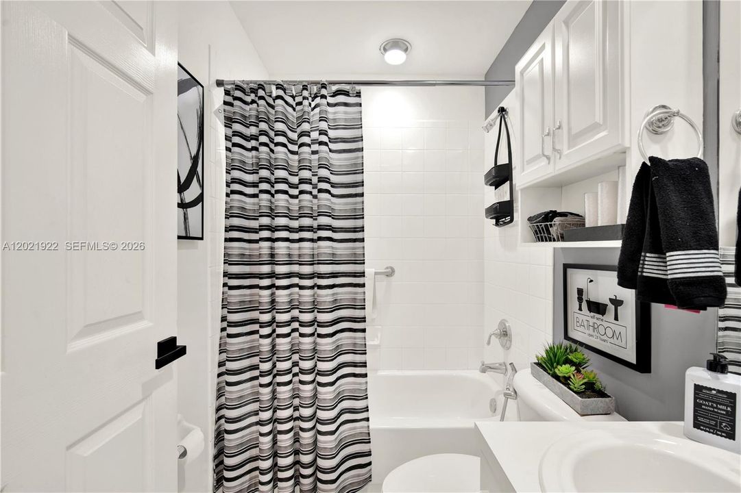 GROUND FLOOR BATHROOM