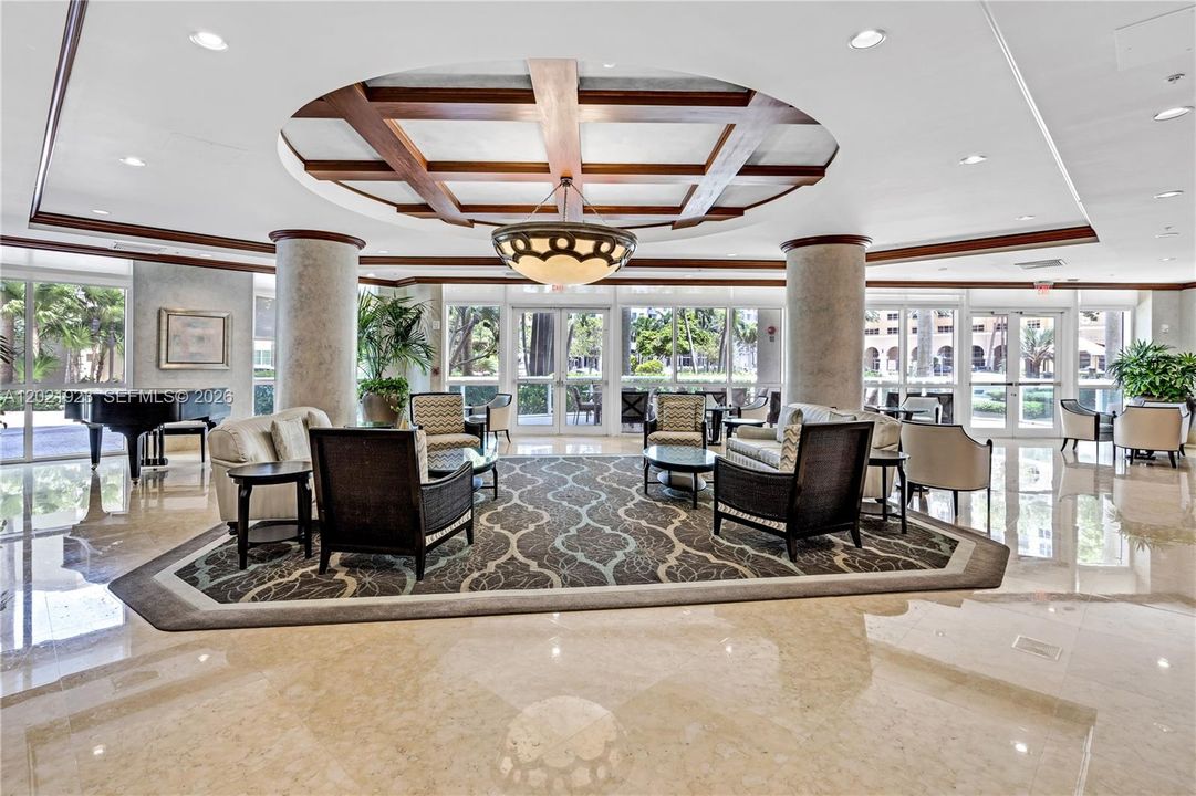 For Sale: $445,000 (1 beds, 1 baths, 820 Square Feet)