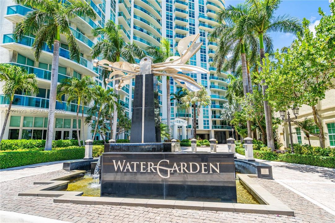 For Sale: $445,000 (1 beds, 1 baths, 820 Square Feet)