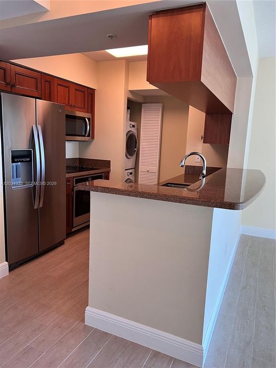 For Sale: $445,000 (1 beds, 1 baths, 820 Square Feet)